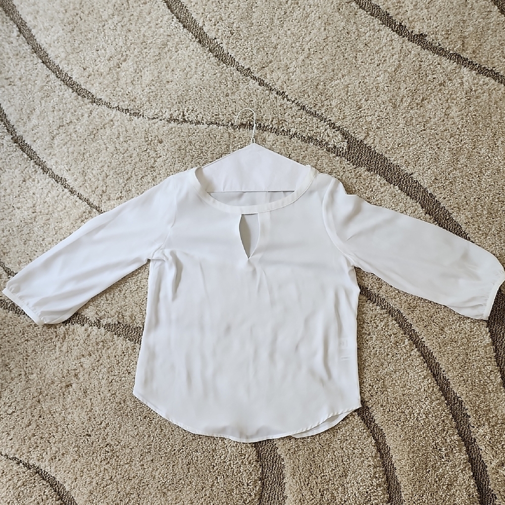 New York & Company Elegant White Keyhole Blouse